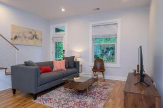 Modern 4BR Columbia Heights Gem Walk 2 Metro & Shops - Washington - 7