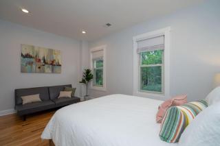 Modern 4BR Columbia Heights Gem Walk 2 Metro & Shops - Washington - 1