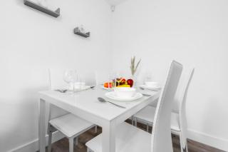 Two Bedroom Apartment - Balcony - Secure Parking - Top Rated - Underfloor Heating - 2MC - Birmingham - 7