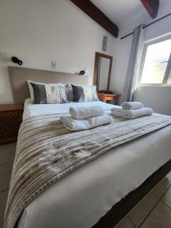 Chakas Rock Chalet 7 - Ballito - 0