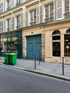 LOFT studio in zenithal light - 3