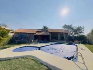 Linda Casa de Campo Nova em condomínio com piscina aquecida - Porangaba - 4