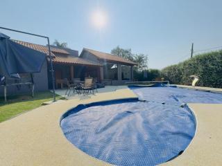 Linda Casa de Campo Nova em condomínio com piscina aquecida - Porangaba - 3