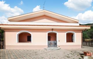 3 Bedroom Awesome Home In Villa Celiera - Villa Celiera - 1