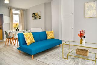 3-Bed Semi-Detached Home Swansea l Near Beach l Sleeps 6 l 4 Beds l By JMT Stays - The Mumbles - 6