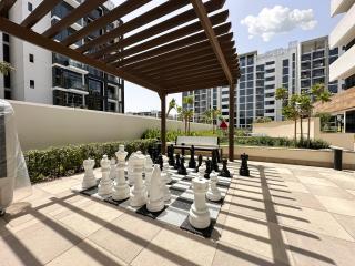 Trophy Blissful Bend Studio in Meydan with Pool Views - Dubai - 7