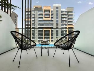 Trophy Blissful Bend Studio in Meydan with Pool Views - Dubai - 3