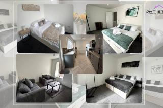 4-Bedroom Semi-Detached Home Swansea l Near Beach l Sleeps 8 l 8 Beds l By JMT Stays - Morriston - 0