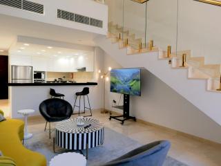 Luxurious Apartment in The Pearl, Qatar - Doha - 9