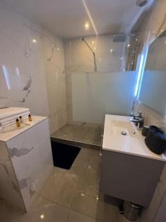 Newly renovated spacious apartment in Montorgeuil area - París - 7