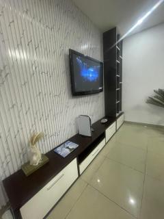 Luxury Ikeja Apartment with 2 Bedrooms - Ikeja - 5