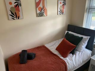 College Road, Birmingham M5 M6, 3 bedrooms parking garden - Birmingham - 6