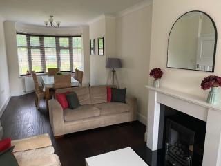 College Road, Birmingham M5 M6, 3 bedrooms parking garden - Birmingham - 3