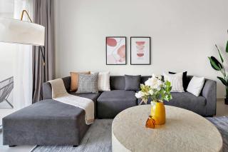 Silkhaus Modern Chic 1BDR in a New Tower - Abu Dhabi - 1