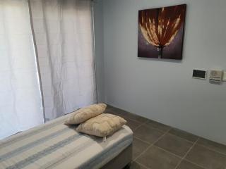 Rosewood Fully Furnished Home - - 1