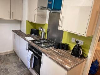 Spacious 3-bed apartment close to Birmingham City with free parking with Netflix - Birmingham - 2