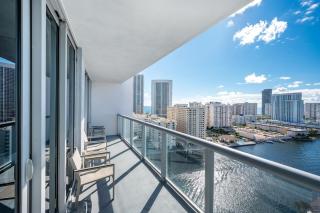 2 Bed 2 Bath With Amazing Bay View And Luxury Pool - Hallandale Beach - 8