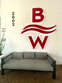 Beachwalk Family Studio- Beach Pool Gym & Bay View - 4