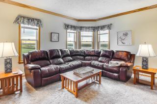 Marion Retreat with Patio, Grills and Fire Pit - 8