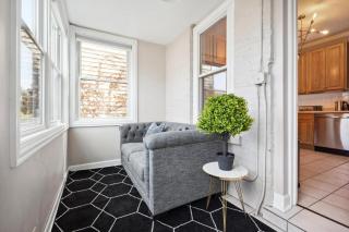 Wrigley 2BR, 1BA with Free Parking - Chicago - 4