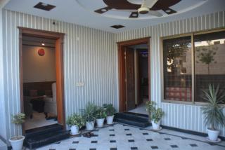 LMC Accommodations, Faisal Town - 2