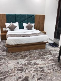 Hotel Sunrise Rooms - Ahmedabad - 0