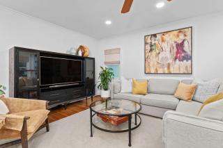 The Hackberry - Hot Tub Fire Pit & Close to Main - Fredericksburg - 8