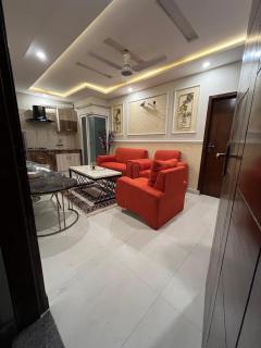 Luxury Apartment in Lahore Bahria Town - 2
