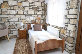 Stone House Berat - - 2