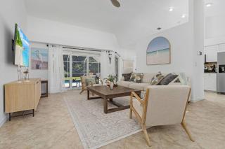 Serene Pool Home in Gated Community-Naples - Naples - 4