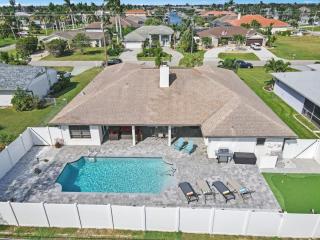 Sunshine and Good times Entertainment Oasis - Cape Coral - 0