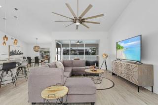 The Coral Reef Oasis - Cape Coral - 2