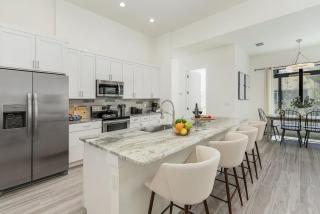Tranquil Escape Modern Pool Home - Cape Coral - 9