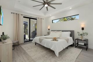Tranquil Escape Modern Pool Home - Cape Coral - 8