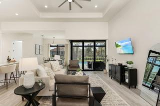 Tranquil Escape Modern Pool Home - Cape Coral - 7
