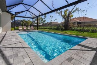 Tranquil Escape Modern Pool Home - Cape Coral - 3
