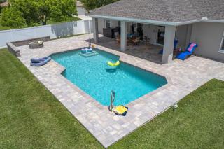 Paradise Found Relaxing Pool home in Cape Coral - 8