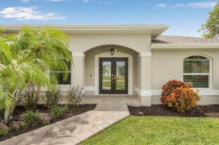 Paradise Found Relaxing Pool home in Cape Coral - 4