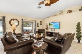 Paradise Found Relaxing Pool home in Cape Coral - 2