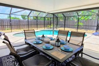 Relax and unwind Spacious pool home close to beach - 0