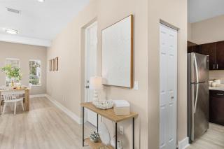 Gorgeous Townhome Close to the beaches - 5