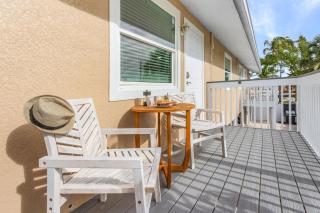 Beach, pool, and fun times at Blue Fish Lagoon - Fort Myers Beach - 6