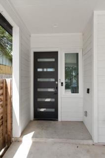Luxurious Hidden Gem - Downtown Access - Balcony - Austin - 8