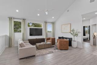 Luxurious Hidden Gem - Downtown Access - Balcony - Austin - 4