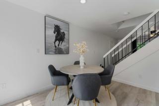 Luxury l Easy to DownTown l Balcony l Fireplace - 7