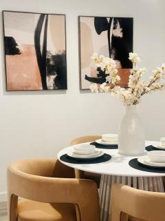 Luxurious Hidden Gem l Downtown Access l Fireplace - 5