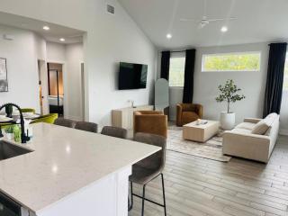 Luxury Combined Homes - Downtown Access - Balcony - Austin - 9