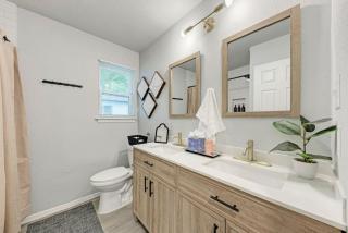 Cozy Modernized Home - Minutes to Downtown-AUS - Austin - 2