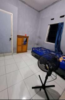 Hong Kost Homestay Putra Csb Mall - Cirebon - 6