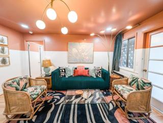 The Flamingo Suite 1 King - Columbia - 9